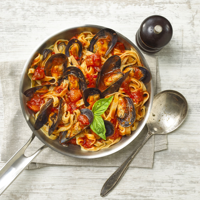 Mussel Fettuccine with Napoli Sauce